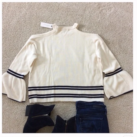 {Anthropologie} Leander Open Shoulder Top by Knitted & Knotted - Picture 5 of 5